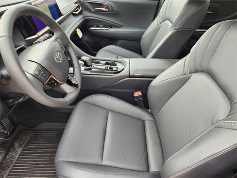 New 2025 Toyota Crown Signia image 9