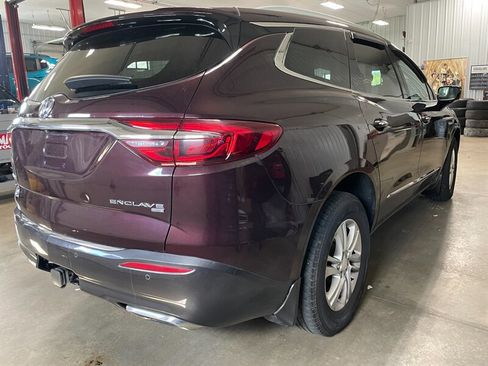 Used 2018 Buick Enclave Essence AWD/4WD image 6