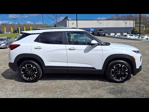 Used 2023 Chevrolet TrailBlazer LT FWD image 9