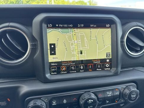 Used 2023 Jeep Wrangler Unlimited Sahara w/ Cold Weather Group AWD/4WD image 6