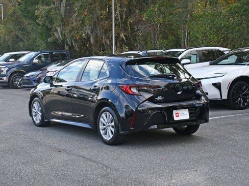 Certified 2023 Toyota Corolla SE image 3