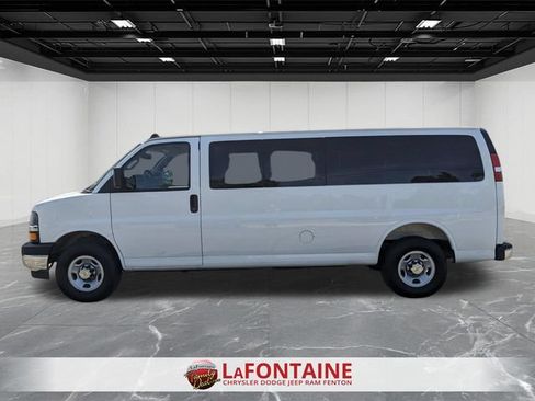 Used 2025 Chevrolet Express 3500 LT w/ LT Preferred Equipment Group RWD image 2