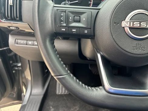 Used 2025 Nissan Pathfinder SV FWD image 21