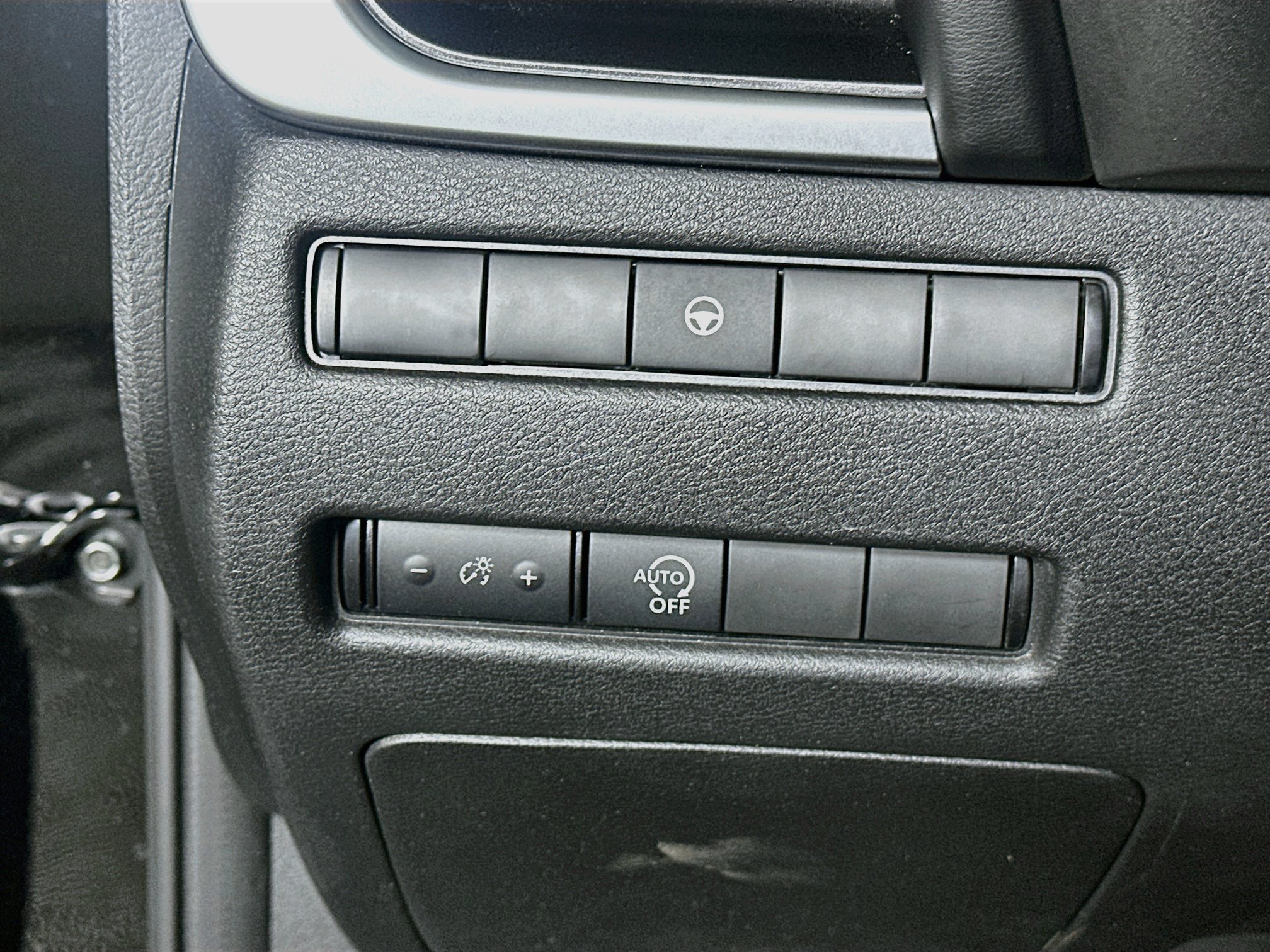 Used 2023 Nissan Rogue SV FWD image 17