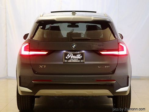 Used 2025 BMW X1 xDrive28i w/ Premium Package image 7