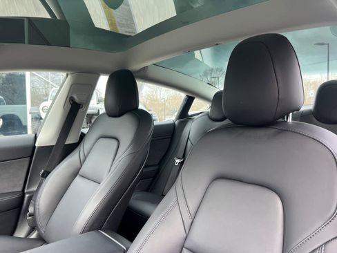 Used 2023 Tesla Model 3 Standard Range image 13