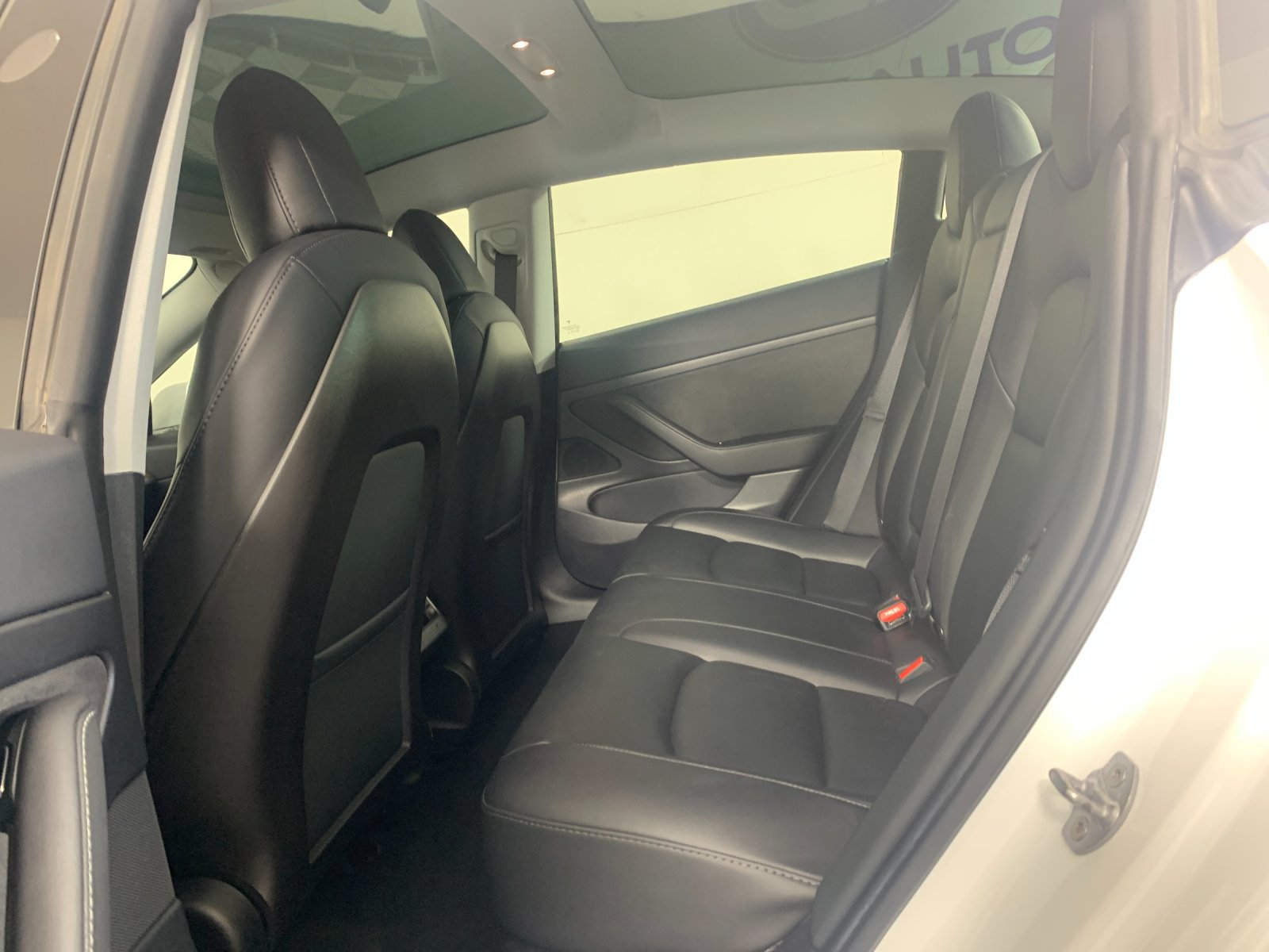 Used 2020 Tesla Model 3 Standard Range RWD image 28