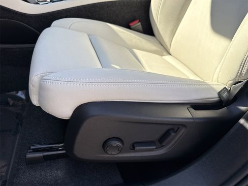 New 2026 Volvo XC40 B5 Plus w/ Protection Package Premier image 11