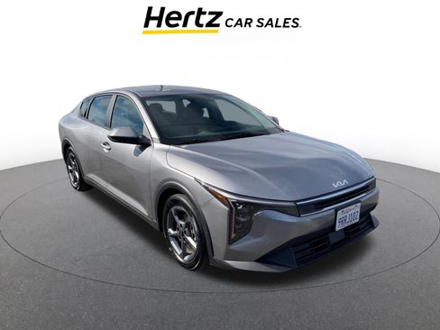 Used 2025 Kia K4 LXS image 1