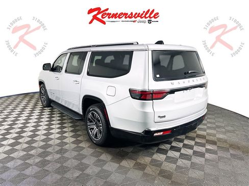 Used 2024 Jeep Wagoneer L Series II w/ Flexible Seating Group image 5