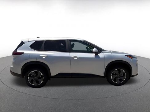 Used 2025 Nissan Rogue SV FWD image 16