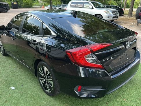 Used 2018 Honda Civic EX-T image 5