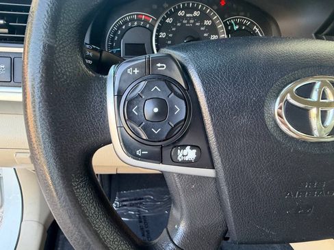 Used 2014 Toyota Camry LE FWD image 22