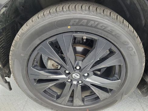 Used 2018 Nissan Pathfinder SL w/ Midnight Edition Package AWD/4WD image 31