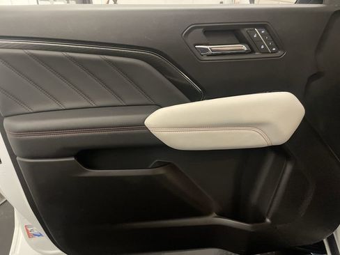 Used 2024 GMC Canyon AT4X AWD/4WD image 17