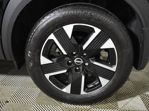 Certified 2025 Nissan Kicks SV AWD/4WD image 37