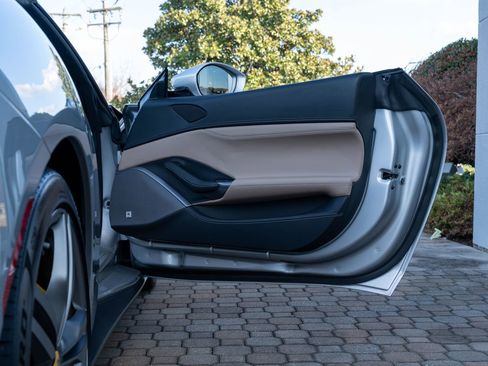 Used 2019 Ferrari Portofino image 51