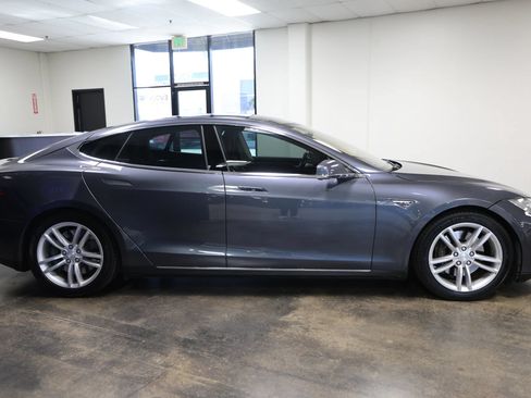 Used 2015 Tesla Model S 85D AWD/4WD image 8