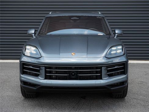 Certified 2026 Porsche Cayenne AWD/4WD image 37