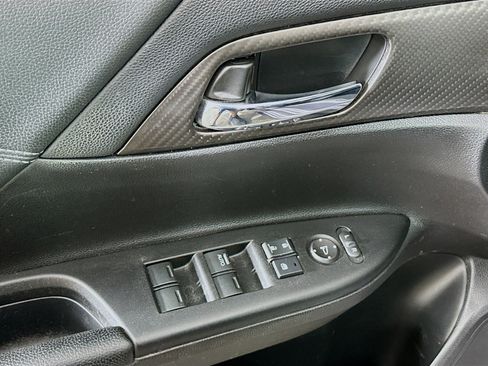 Used 2016 Honda Accord Sport image 15