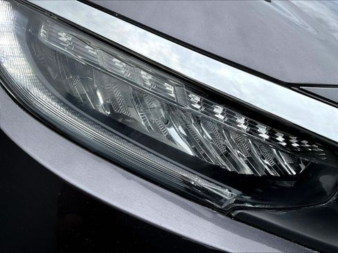 Used 2016 Honda Civic Touring image 32