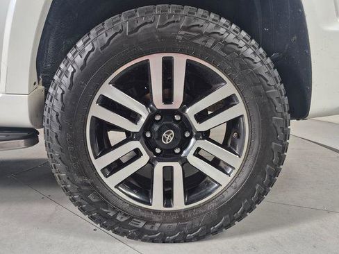 Certified 2017 Toyota 4Runner Limited AWD/4WD image 11