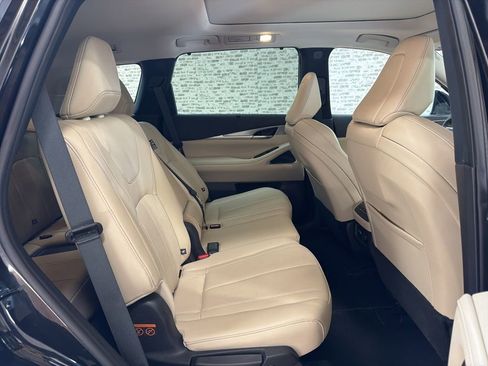 Used 2024 INFINITI QX60 Luxe w/ Vision Package image 12