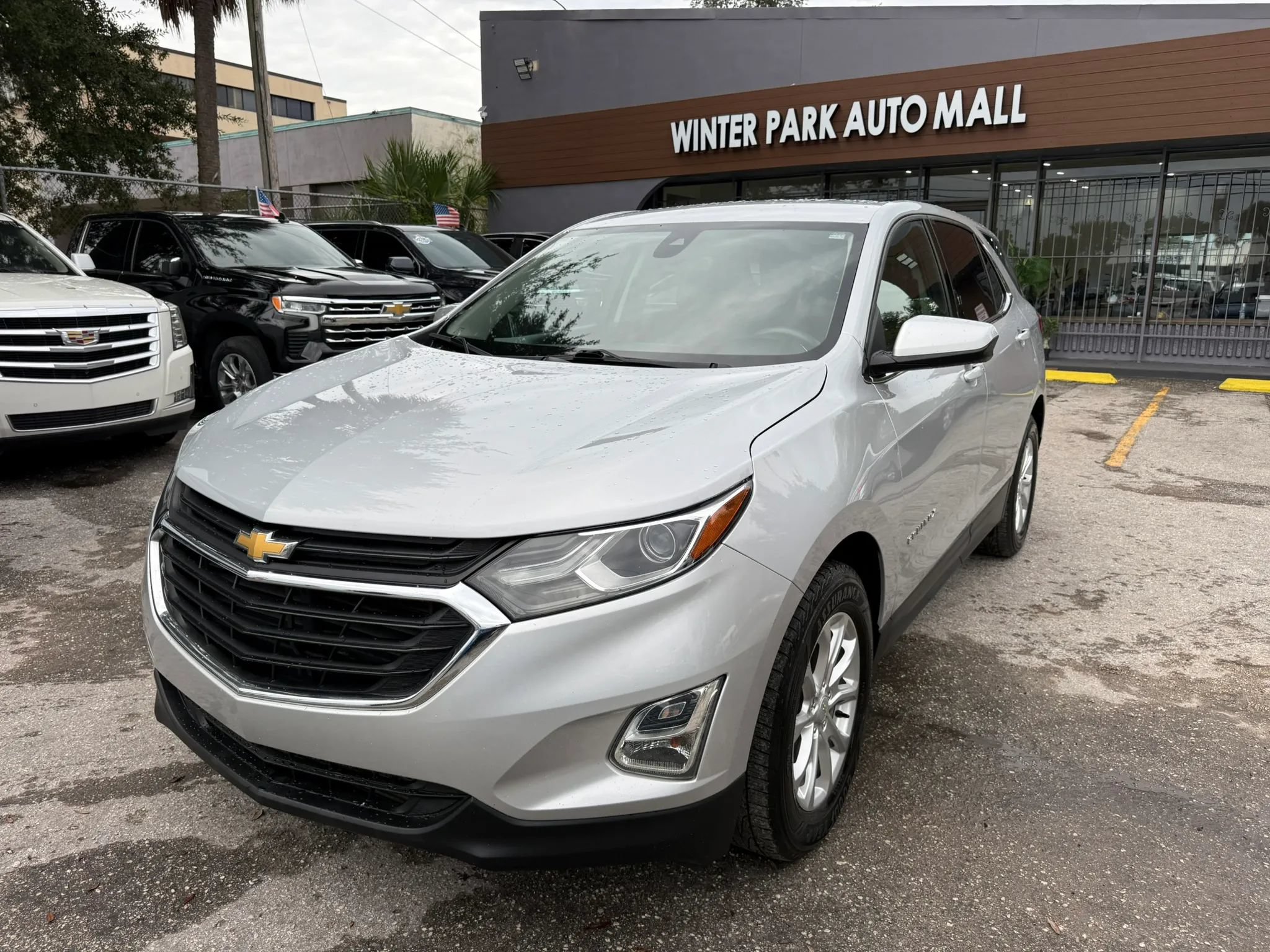 Used 2020 Chevrolet Equinox LT FWD image 1