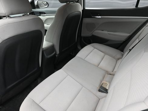 Used 2020 Hyundai Elantra SE image 20