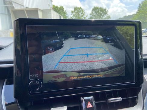 Used 2025 Toyota Corolla LE FWD image 21