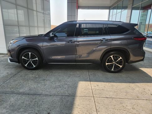 Used 2021 Toyota Highlander XSE AWD/4WD image 5