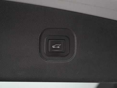 Used 2017 Chevrolet Equinox LT w/ Convenience Package FWD image 17