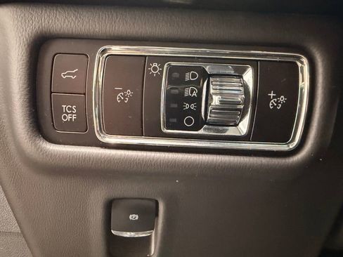 Used 2023 Lincoln Nautilus Reserve AWD/4WD image 21
