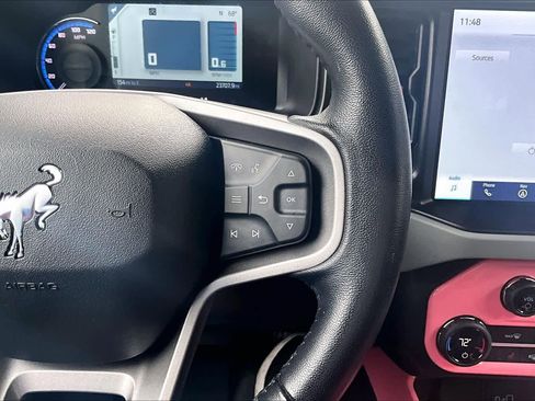 Used 2023 Ford Bronco Badlands image 25