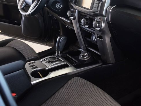 Used 2019 Toyota 4Runner SR5 AWD/4WD image 20