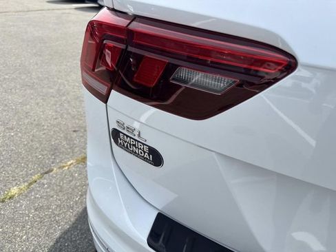 Used 2022 Volkswagen Tiguan SEL R-Line image 6