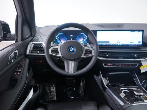 Used 2026 BMW X5 xDrive50e w/ M Sport Package AWD/4WD image 11