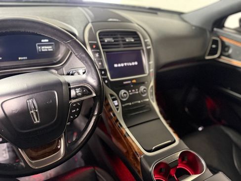 Used 2019 Lincoln Nautilus Reserve w/ Driver Assistance Package AWD/4WD image 17