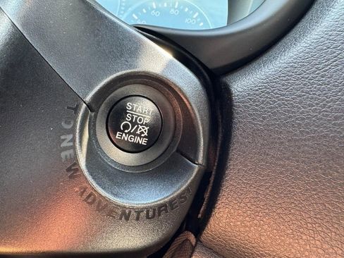 Used 2020 Jeep Renegade Latitude image 21