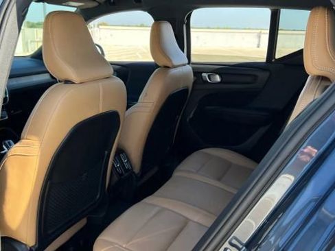 Used 2019 Volvo XC40 T5 Inscription image 25