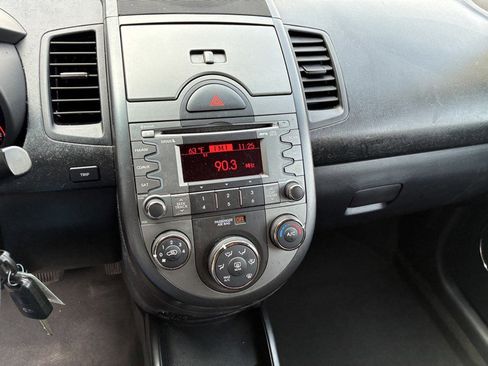 Used 2011 Kia Soul + w/ Audio Pkg image 10