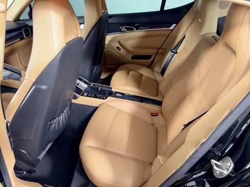 Used 2015 Porsche Panamera image 25