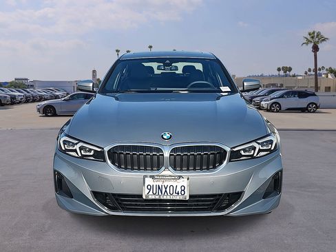 Used 2025 BMW 330i Sedan w/ Premium Package RWD image 2