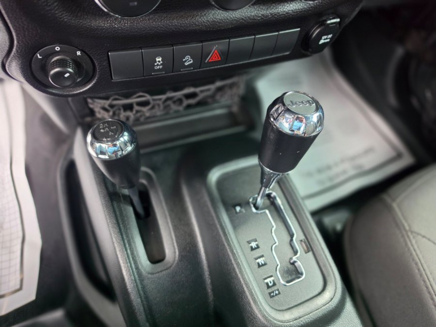 Used 2018 Jeep Wrangler Unlimited Sport AWD/4WD image 16