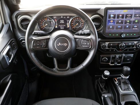 Used 2021 Jeep Wrangler Unlimited Sport image 16