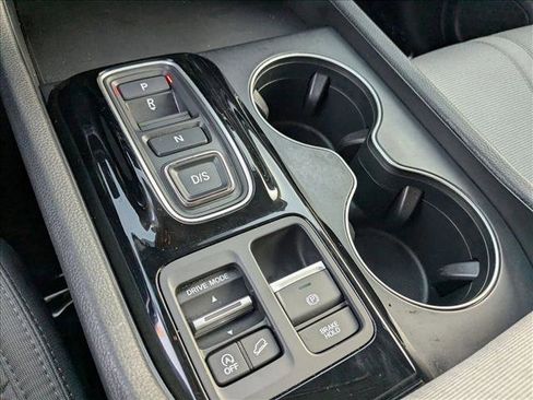 Used 2023 Honda Pilot LX image 11