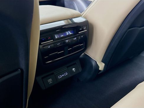 Used 2023 Acura MDX SH-AWD w/ Advance Package image 28