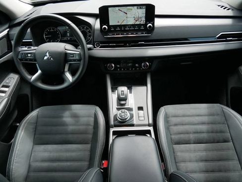 Used 2022 Mitsubishi Outlander SE AWD/4WD image 13
