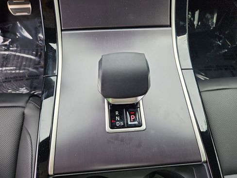 Used 2026 Land Rover Range Rover Velar Dynamic SE image 16