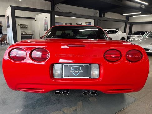 Used 2001 Chevrolet Corvette Coupe w/ Preferred Equipment Group2 RWD image 11